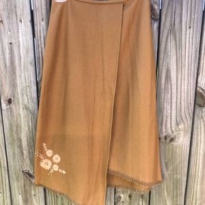 Floral embroidered skirt